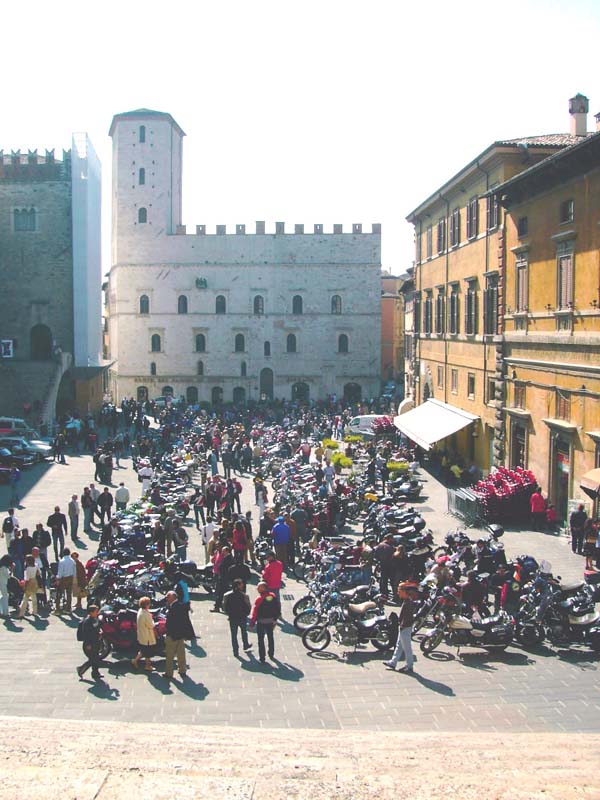 tutte_moto_piazza02